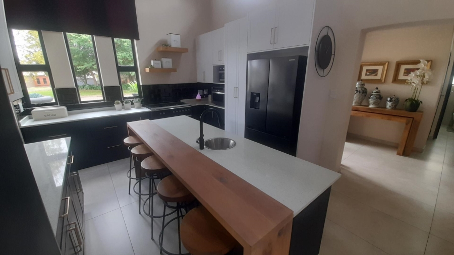 4 Bedroom Property for Sale in Meerhof North West